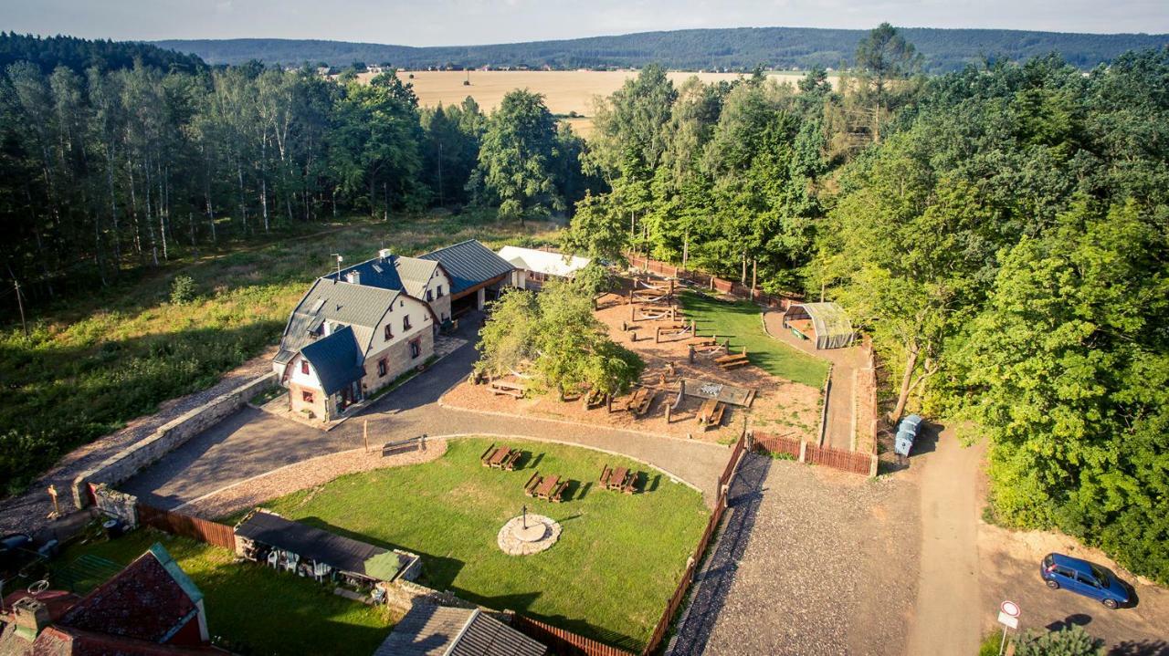 Penzion Sterbova Vila Hotel Bílá Třemešná Kültér fotó